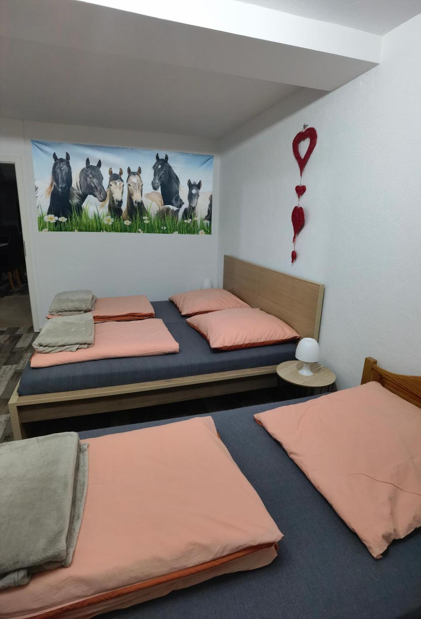 Ferienwohnung - Appartement "Painted Horse" Im Herzen Des Pfaelzer Waldes Reichenbach-Steegen エクステリア 写真